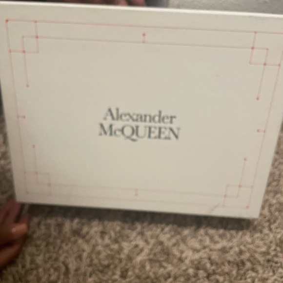 Authentic Alexander McQueen sneakers. - Picture 7 of 8